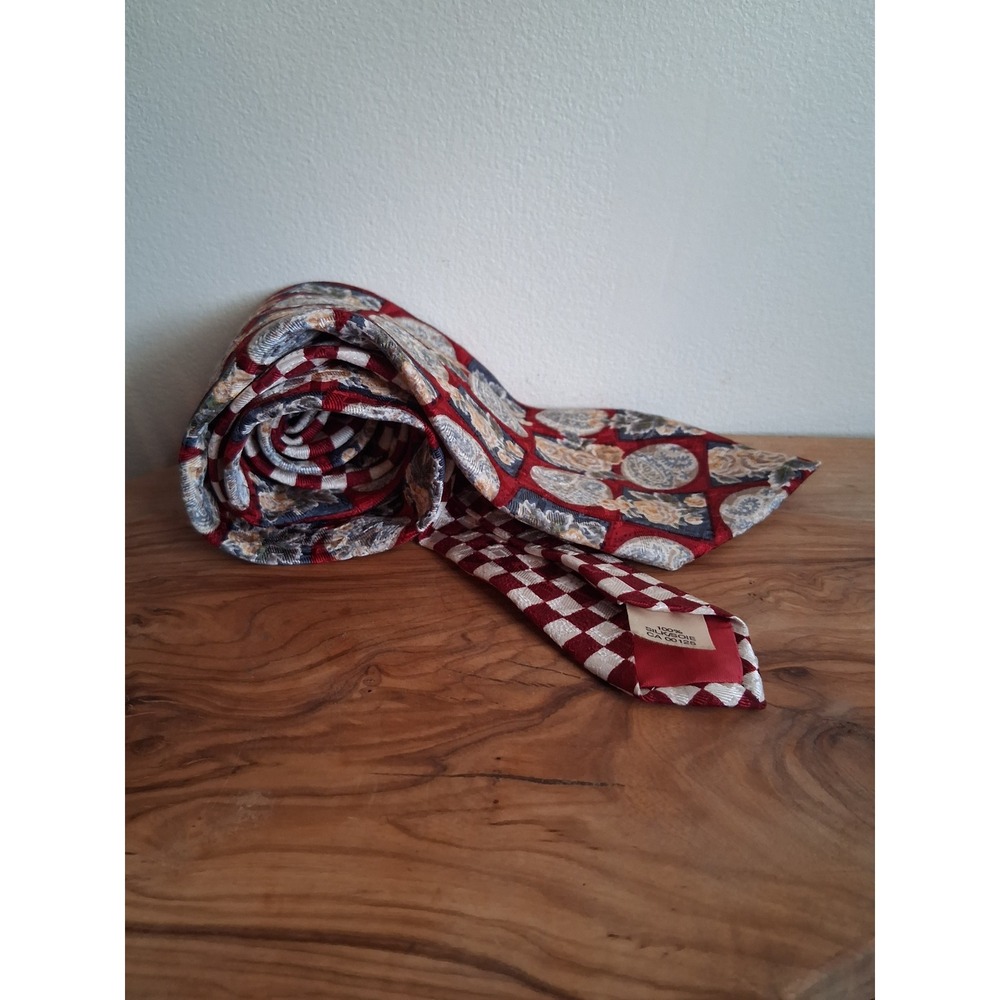90's vintage Gant Mens Red Silk Tie Floral Paisley Medallion Pattern Necktie